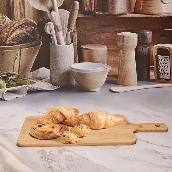 Planche-a-découper-en-bois-croissant