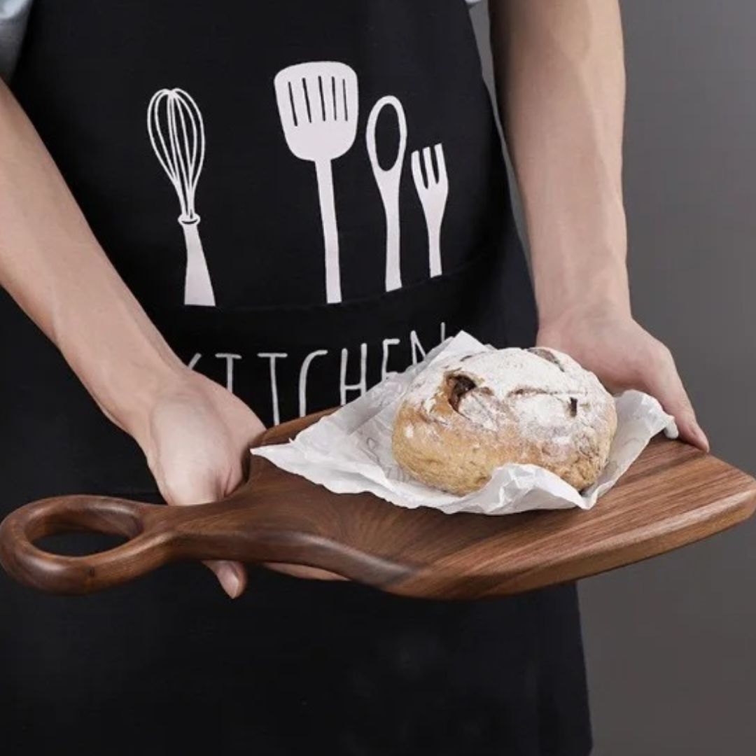 Planche-a-découper-en-bois-et-plateau-service