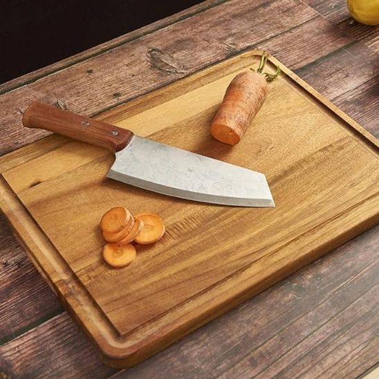 Planche-a-découper-en-bois-légumes