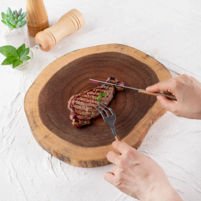 Planche-bois-a-decouper-souche-steak