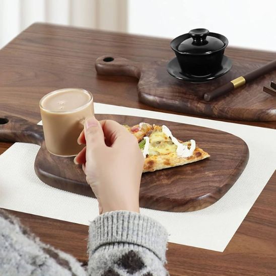 planche-a-decouper-bois-moderne